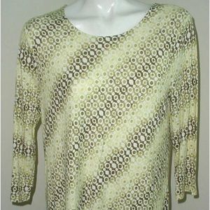 🌻Chicos yellow green mod 3/4 sleeves with scoop neck with a keyhole back 2, L